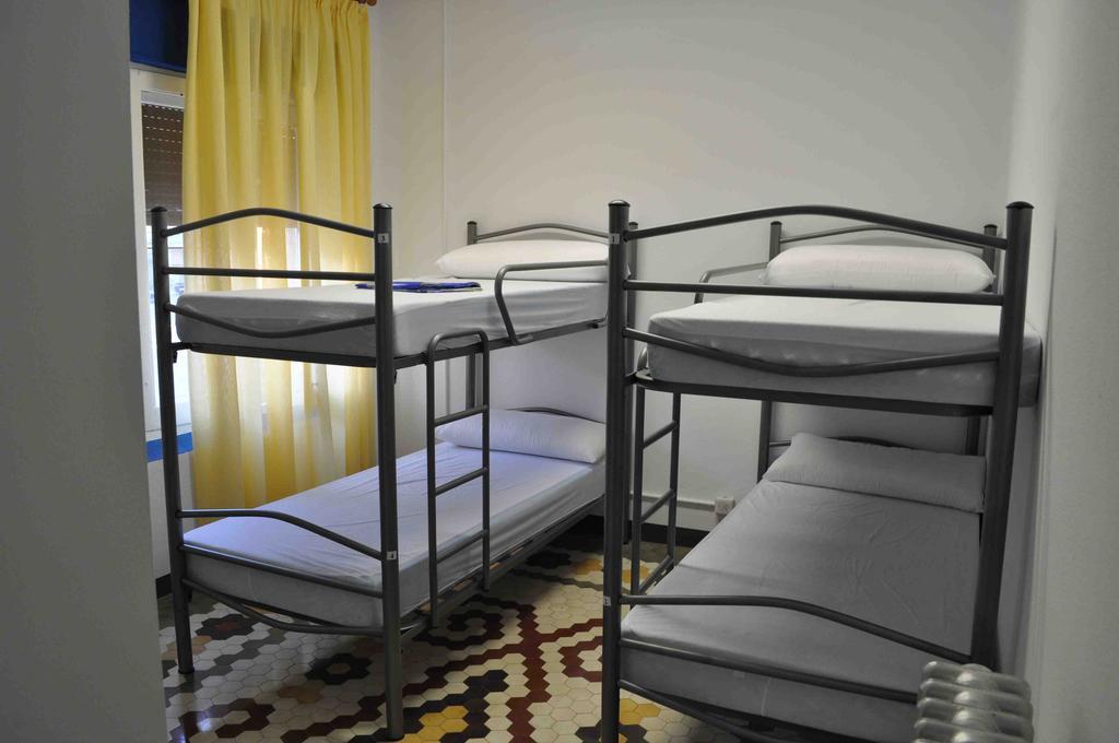 Albergue Internacional De Teruel City Backpackers الغرفة الصورة