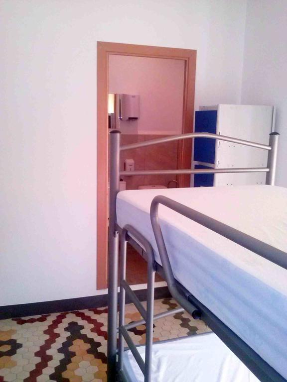 Albergue Internacional De Teruel City Backpackers الغرفة الصورة